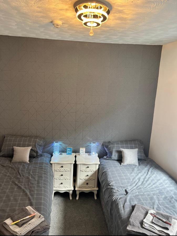 Sea View Lavish Apartment Sky Tv Whirlpool Bath Huge Balcony Newly Refurbished بريدلينغتون المظهر الخارجي الصورة