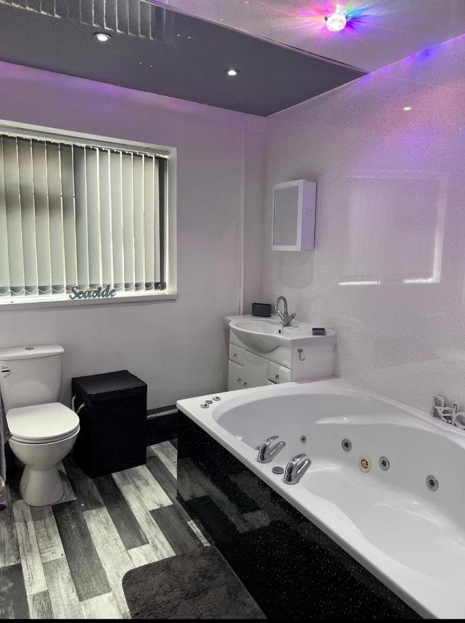 Sea View Lavish Apartment Sky Tv Whirlpool Bath Huge Balcony Newly Refurbished بريدلينغتون المظهر الخارجي الصورة