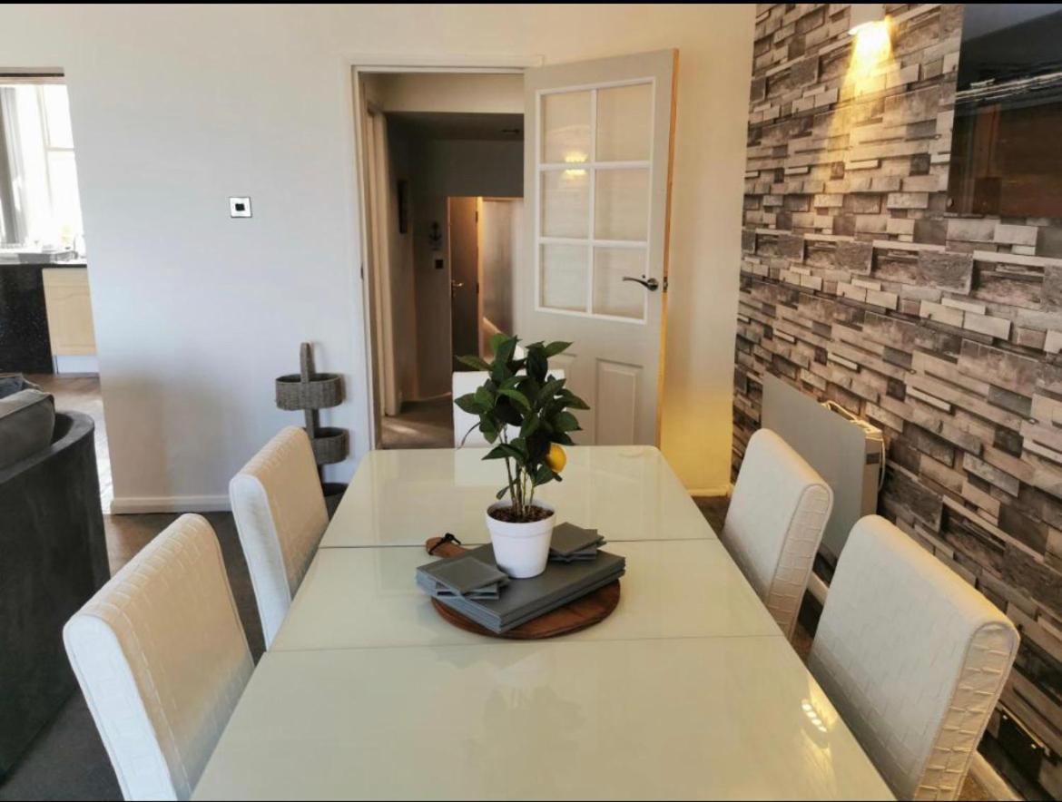 Sea View Lavish Apartment Sky Tv Whirlpool Bath Huge Balcony Newly Refurbished بريدلينغتون المظهر الخارجي الصورة